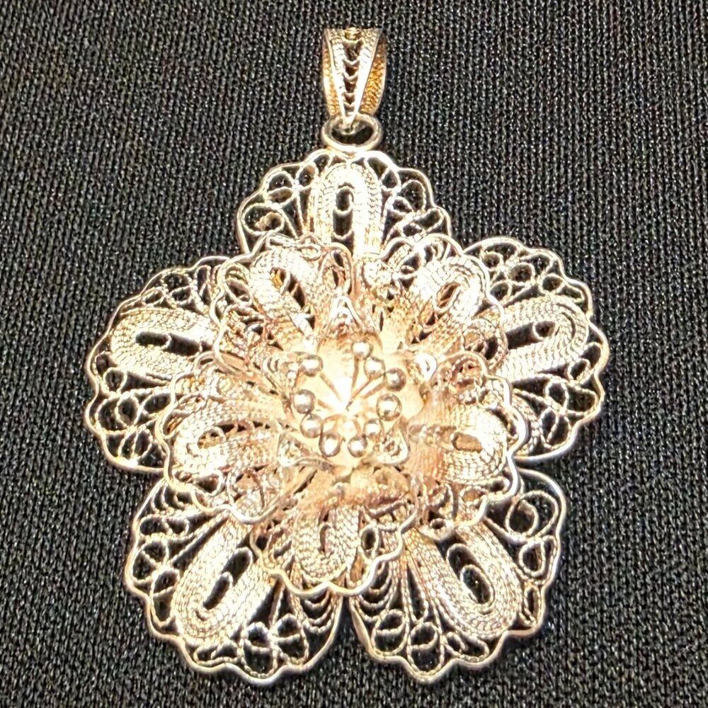 Vintage Collectible Silver Handmade Filigree Flower Motive Pendant